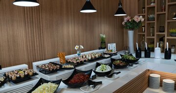 Hotel Tiara Beach - bufetové stoly - letecký zájazd CK Turancar - Bulharsko, Slnečné pobrežie