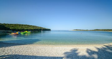 Hotel Centinera - pláž - autobusový zájazd CK Turancar - Chorvátsko, Istria, Pula