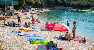 Hotel Centinera - pláž - autobusový zájazd CK Turancar - Chorvátsko, Istria, Pula