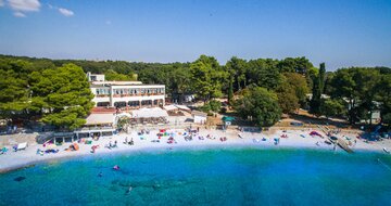 Hotel Centinera - pláž - autobusový zájazd CK Turancar - Chorvátsko, Istria, Pula