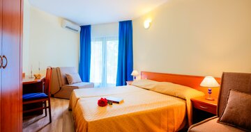 Hotel Centinera - izba - autobusový zájazd CK Turancar - Chorvátsko, Istria, Pula