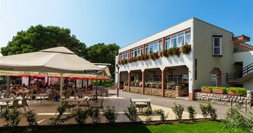 Hotel Centinera - reštaurácia - autobusový zájazd CK Turancar - Chorvátsko, Istria, Pula