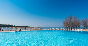 Apartmány Polynesia - bazén - autobusový zájazd CK Turancar - Chorvátsko, Istria, Umag, Katoro