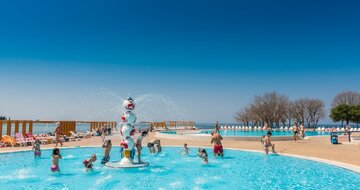 Apartmány Polynesia - vodné športy - autobusový zájazd CK Turancar - Chorvátsko, Istria, Umag, Katoro