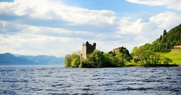 CK Turancar, letecký poznávací zájazd, Škótsko, Urquhart Castle