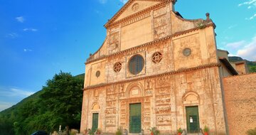 Autobusový poznávací zájazd, Taliansko, Umbria, Spoleto kostol sv. Petra 