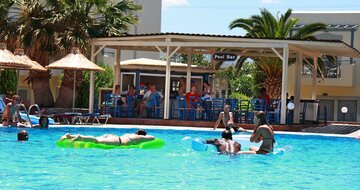 Hotel Europa beach-Kréta-letecký zájazd CK Turancar-bazén