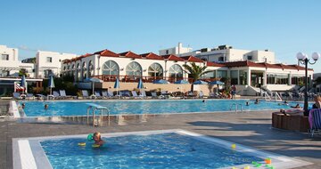 Hotel Europa beach - bazén - letecký zájazd CK Turancar - Kréta, Aposelemis