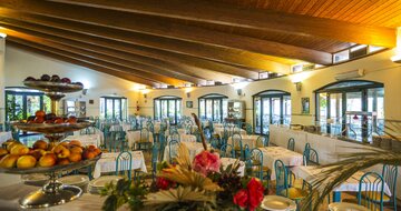 Futura Club Itaca Nausicaa - reštaurácia- letecký zájazd CK Turancar- Taliansko Kalábria