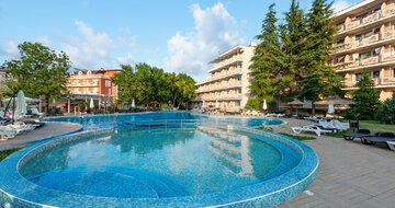 Hotel Belitsa - bazén - letecký a  autokarový zájazd CK Turancar - Bulharsko stredisko  Primorsko