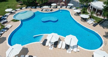 Hotel Belitsa - bazén - letecký a  autokarový zájazd CK Turancar - Bulharsko stredisko  Primorsko
