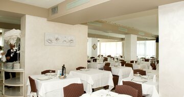 Hotel Solarium - autobusový zájazd CK Turancar (San Benedetto del Tronto - Palmová riviéra)