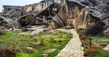 CK Turancar, Letecký poznávací zájazd, Azerbajdžan, Gobustan, skalné kresby