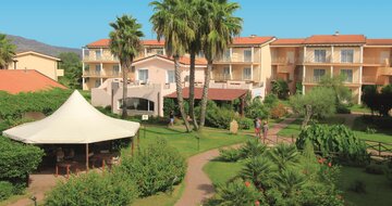 Hotel Nicotera Beach - záhrada - letecký zájazd CK Turancar - Taliansko - Kalábria - Nicotera Marina