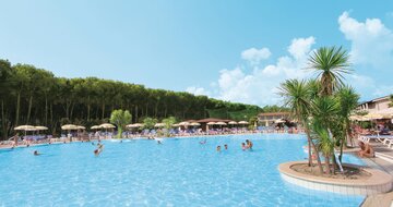 Hotel Nicotera Beach - bazén - letecký zájazd CK Turancar - Taliansko - Kalábria - Nicotera Marina