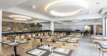 Hotel Neptun - Chorvátsko - Tučepi - zájazd CK Turancar