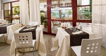 Hotel CAPINERA , Miramare di Rimini, Taliansko - dovolenka autom alebo autobusovou dopravou CK TURANCAR