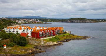 Autobusový poznávací zájazd Škandinávsky okruh Stavanger, typická architektúra Nórskeho pobrežia