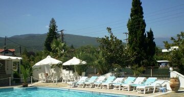 Hotel Olympion Melathron-bazén s terasou-Platamon-Olympská riviéra - (autobusové zájazdy CK Turancar)