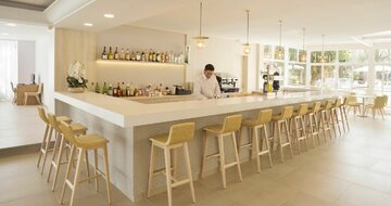 Letecký zájazd Malorka - hotel HSM Don Juan - bar