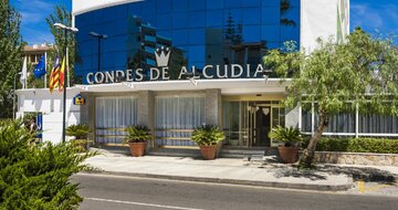 Letecký zájazd Malorka - hotel Globales Condes De Alcudia - vstup do hotela