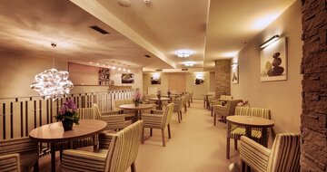 Hotel Bystrá - bar - individuálny zájazd CK Turancar - Slovensko, Brezno