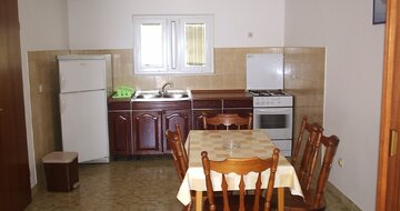 Vila Vukovič Davor - apartmán A/6 (budova č.1) - autobusový zájazd CK Turancar - Chorvátsko - Omiš (Duće)