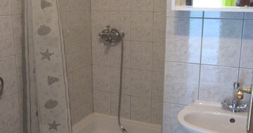 Vila Vukovič Davor - apartmán A/4+2 (budova č.2) - autobusový zájazd CK Turancar - Chorvátsko - Omiš (Duće)