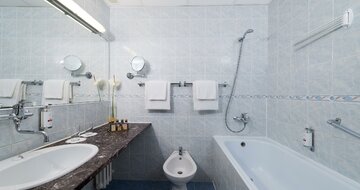 Esplanade - kúpeľňa comfort - individuálny zájazd CK Turancar - Slovensko, Piešťany