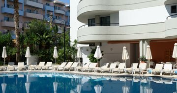 Hotel Aquila Porto Rethymno-bazén-letecký zájazd CK Turancar-Kréta-Anissaras