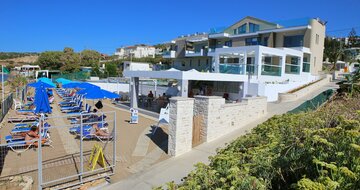 Hotel Rethymno Mare - plážový bar - letecká doprava CK Turancar - Kréta, Skaleta