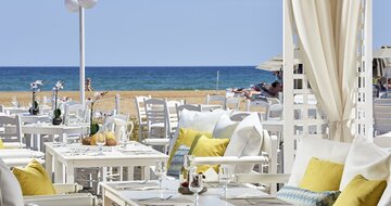 Hotel Mythos Palace Resort - bar na pláži - letecký zájazd CK Turancar - Kréta, Georgioupolis Kournas