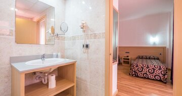 Hotel Neptuno Tossa  - kúpeľňa - letecký zájazd CK Turancar - Španielsko, Tossa de Mar