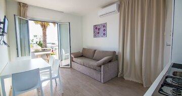 Palazzina Magnolia- autobusový zájazd CK Turancar (San Benedetto del Tronto - Palmová riviéra)