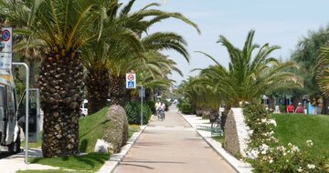 Palazzina Cala Luna- cyklistický chodník - zájazd vlastnou dopravou CK Turancar - Taliansko - San Benedetto del Tronto - Palmová riviéra