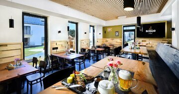 Maladinovo - reštaurácia Bernard pub - individuálny zájazd CK Turancar - Slovensko, Liptovská Mara
