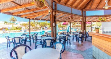 HL Club Playa Blanca - terasa - letecký zájazd CK Turancar - Lanzarote, Playa Blanca