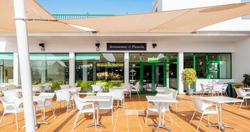 THB Royal - terasa - letecký zájazd CK Turancar - Lanzarote, Playa Blanca