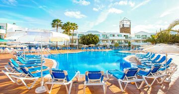 Be Live Experience Lanzarote Beach Hotel - bazén - letecký zájazd CK Turancar - Lanzarote, Costa Teguise