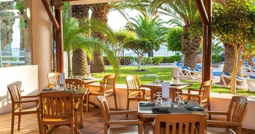 Sol Lanzarote Hotel - terasa - letecký zájazd CK Turancar - Lanzarote, Puerto Del Carmen