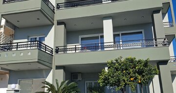 Apartmánový dom Stelios - exteriér - zájazd autobusovou a individuálnou dopravou CK Turancar - Grécko, Olympská riviéra, Nei Pori