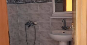 Apartmánový dom Stelios - kúpeľňa - zájazd autobusovou a individuálnou dopravou CK Turancar - Grécko, Olympská riviéra, Nei Pori