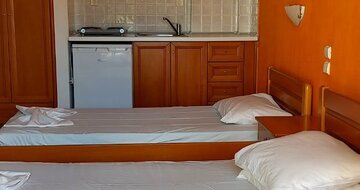 Apartmánový dom Stelios - interiér izby - zájazd autobusovou a individuálnou dopravou CK Turancar - Grécko, Olympská riviéra, Nei Pori