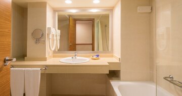 Calella Palace - izba štandard -  letecký zájazd CK Turancar, Calella, Costa Brava, Španielsko