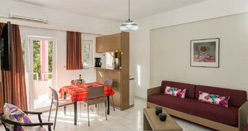 Hotel Sea Side - letecký záber -letecký zájazd CK Turancar-Kréta-Kato Stalos