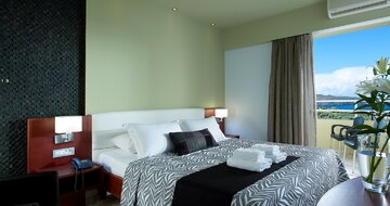Hotel Elefteria-rodinná izba výhľad more-letecký zájazd CK Turancar-Kréta-Agia Marina