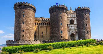 CK Turancar, Letecký poznávací zájazd, Kampánia, Neapol, Castel Nuovo