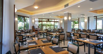 Hotel Hydramis Palace-reštaurácia-letecký zájazd CK Turancar-Kréta-Kavros