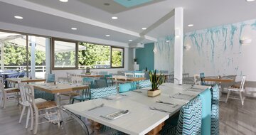 Hotel Bali Star - reštaurácia - letecký zájazd CK Turancar - Kréta, Bali