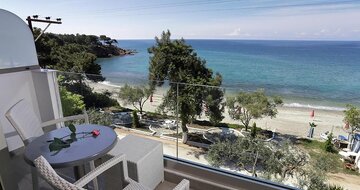 Hotel Akti Pefkari -  terasa - zájazd CK TURANCAR